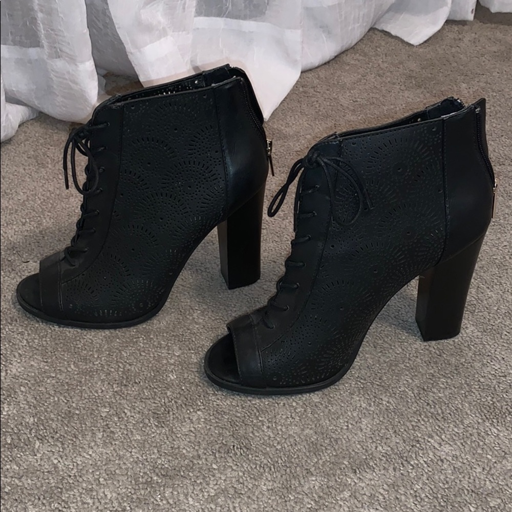 Open toe heeled booties